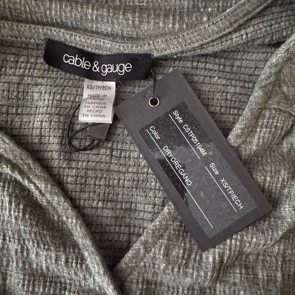 Cable & Gauge Womens Knit Sleeveless V-Neck Top Sz XS Dry Oregano - Picture 5 of 6